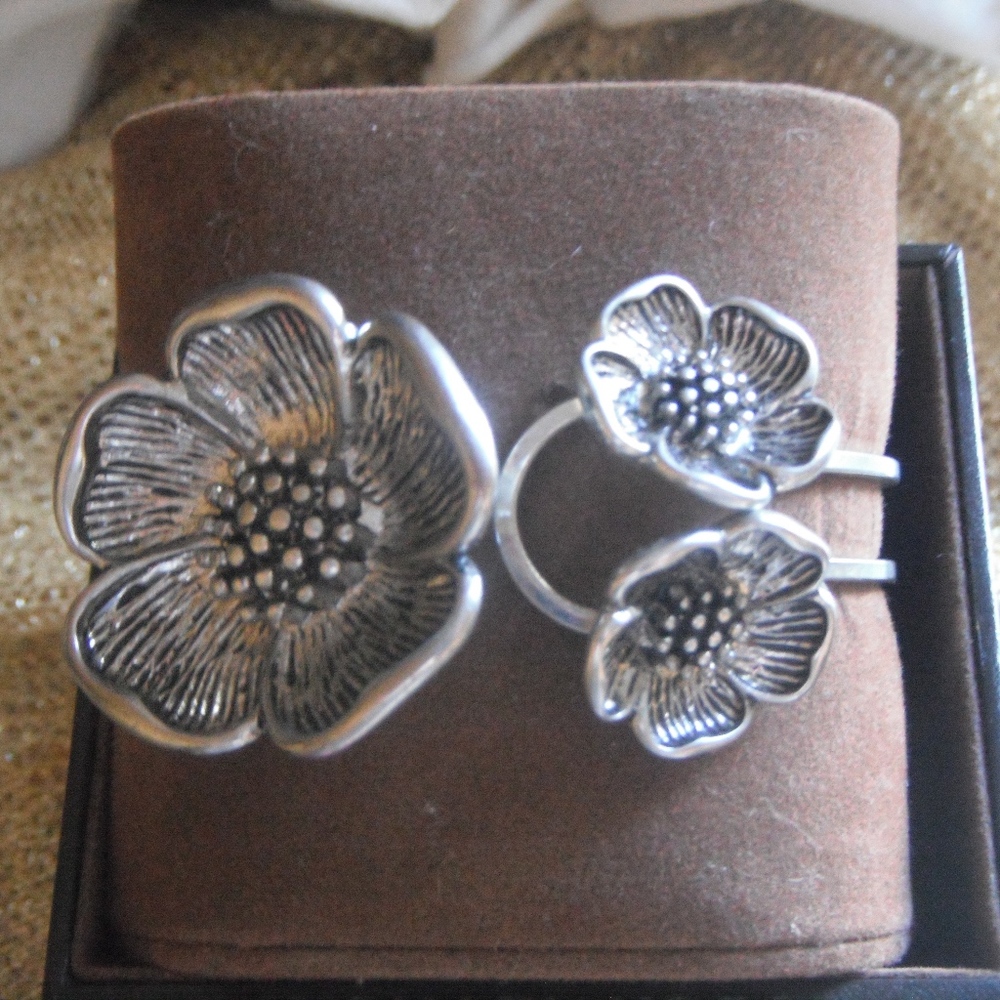Beautiful Flower Cuff